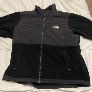 Woman’s north face polar tech